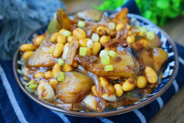 茄子豆腐熬菜的家常做法,鱼头豆腐汤红烧茄子的家常做法