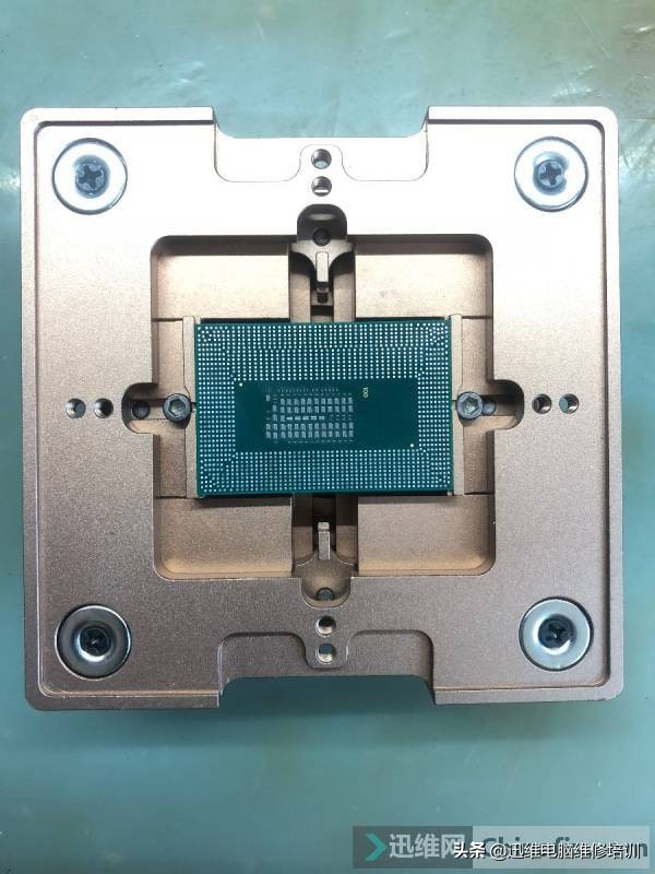 外星人笔记本17r4换显卡,外星人笔记本17r4如何优化配置