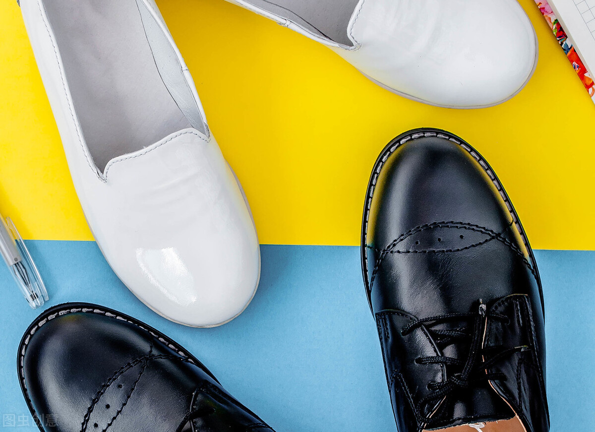 用洗衣粉洗鞋鞋子发黄怎么救,什么清洗剂能把鞋子清洗干净