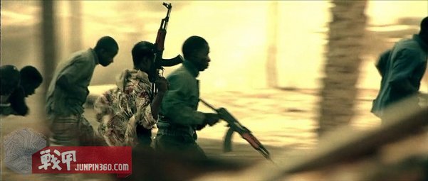 美国黑鹰战机坠落视频,十部顶级战争大片黑鹰坠落