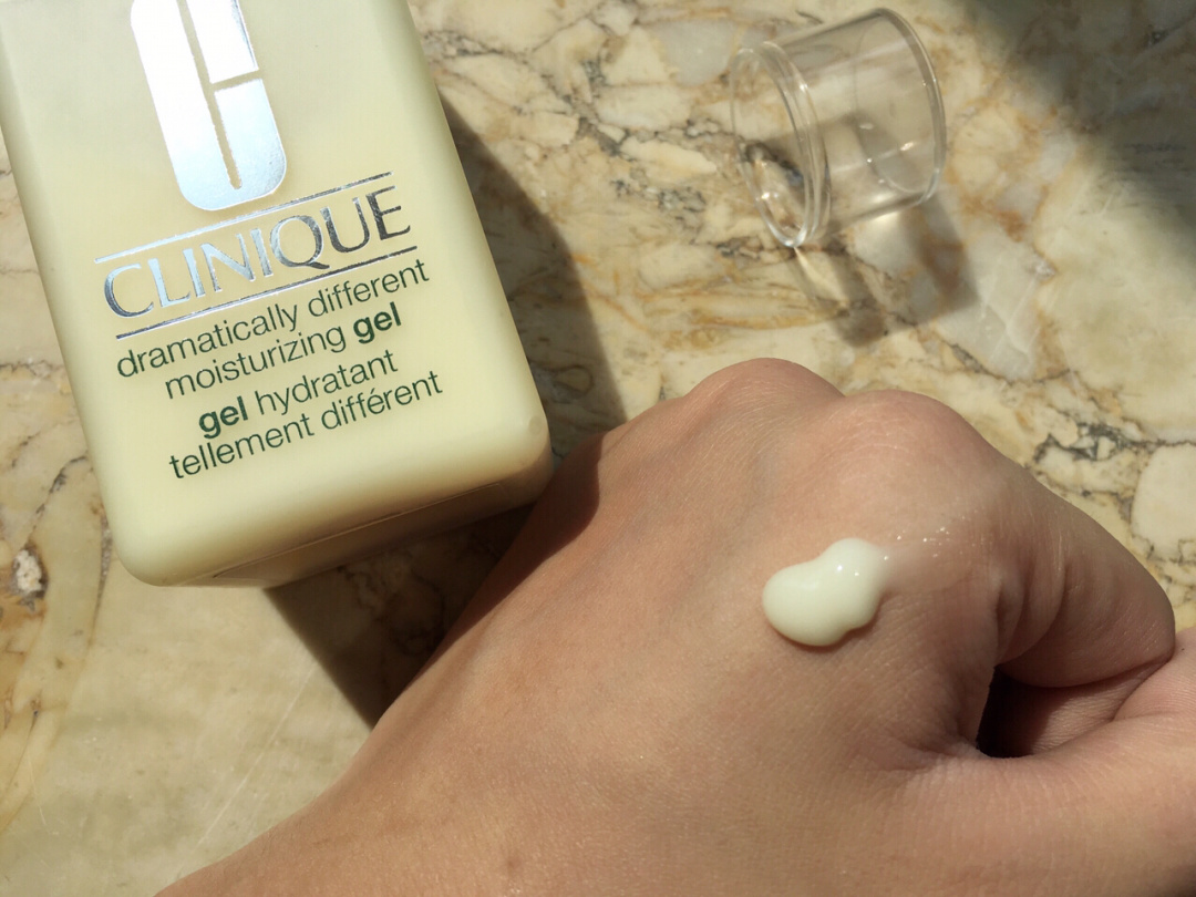 倩碧黄油使用起来泛白,倩碧黄油是无油好还是有油好