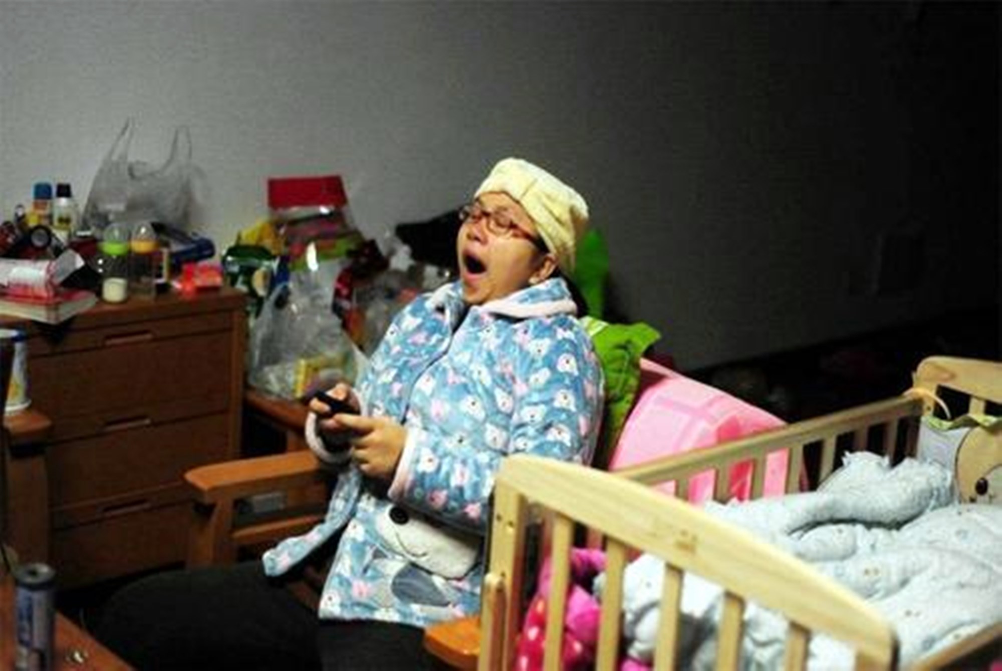 生二胎没人伺候坐月子要注意哪些,产妇分娩时谁陪产比较好