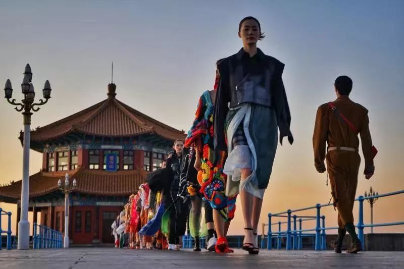 青岛栈桥变身,青岛新栈桥