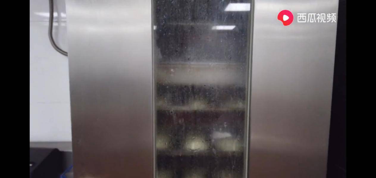 专业师傅做的包子，造型精美像在发光，西瓜视频教你怎么做好吃