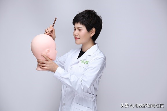 男生适合纹眉,男生适合雕眉还是纹眉