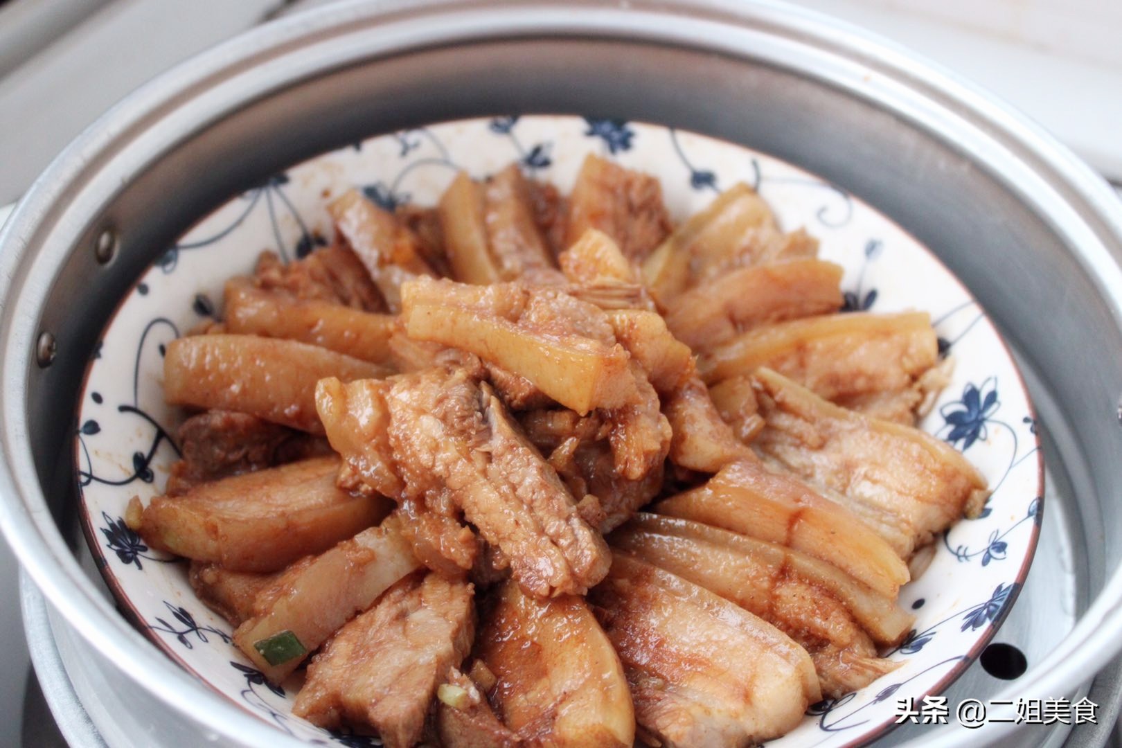 蒸肉用啥水蒸,蒸肉常用冷水上锅还是热水上锅