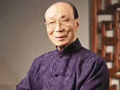 一首《十七岁》之于香港娱乐圈，就是半部《春秋》