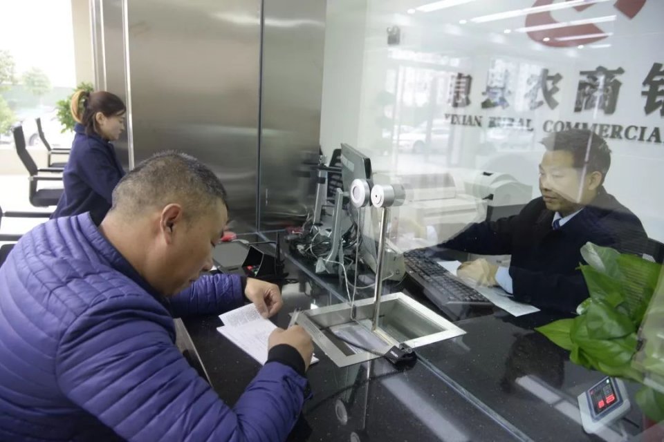 银行冻结存款到期怎么取,定期存款已到期为什么被冻结了