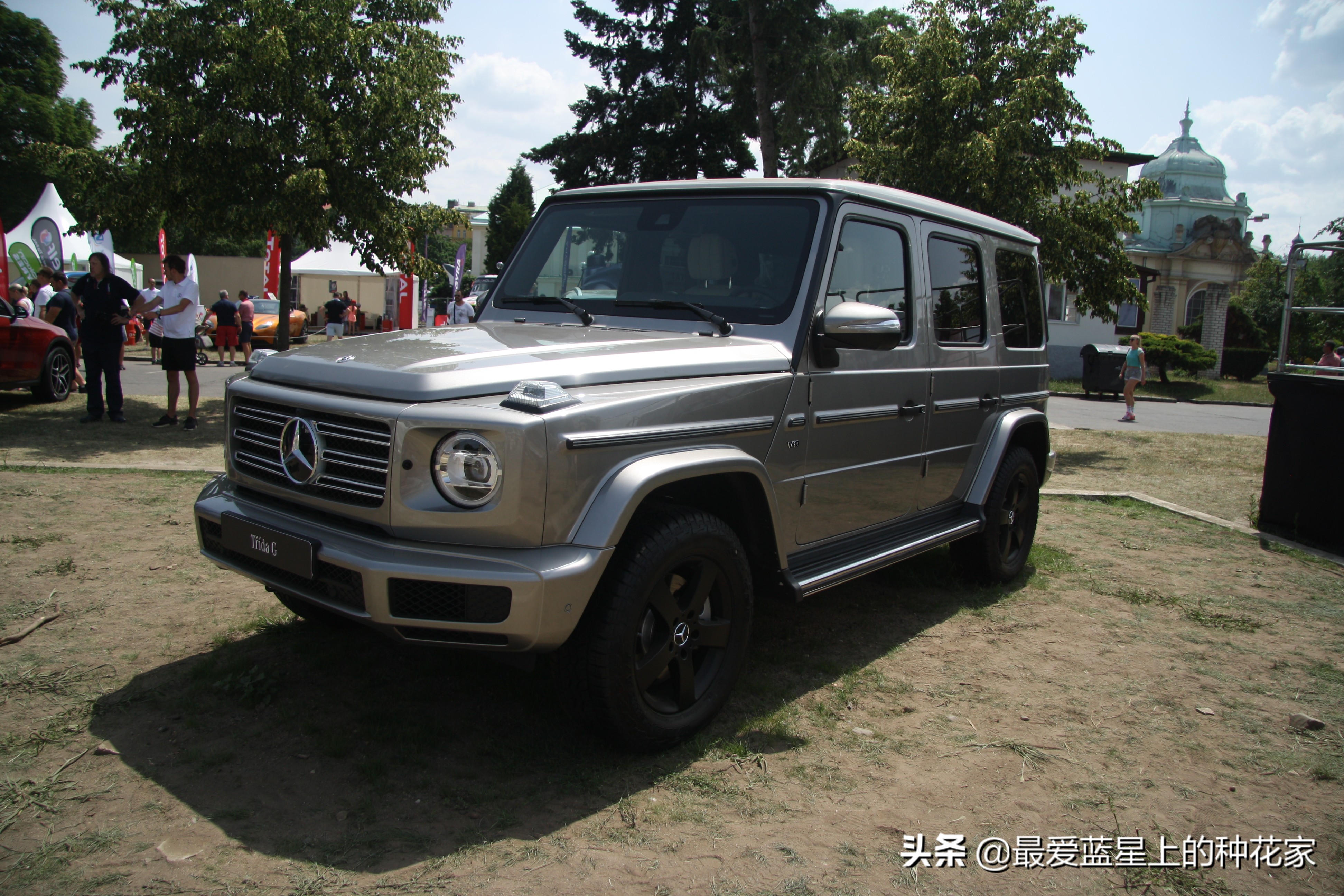 奔驰大g1994老款,奔驰大g有几款车型和价格