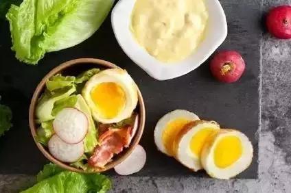 甜点可不仅是缀着亮片和蕾丝的少女派，而是带着仪式感的信物