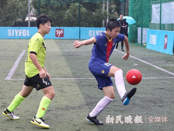 双减后青少年参加篮球活动,新民晚报杯暑期中学生足球赛