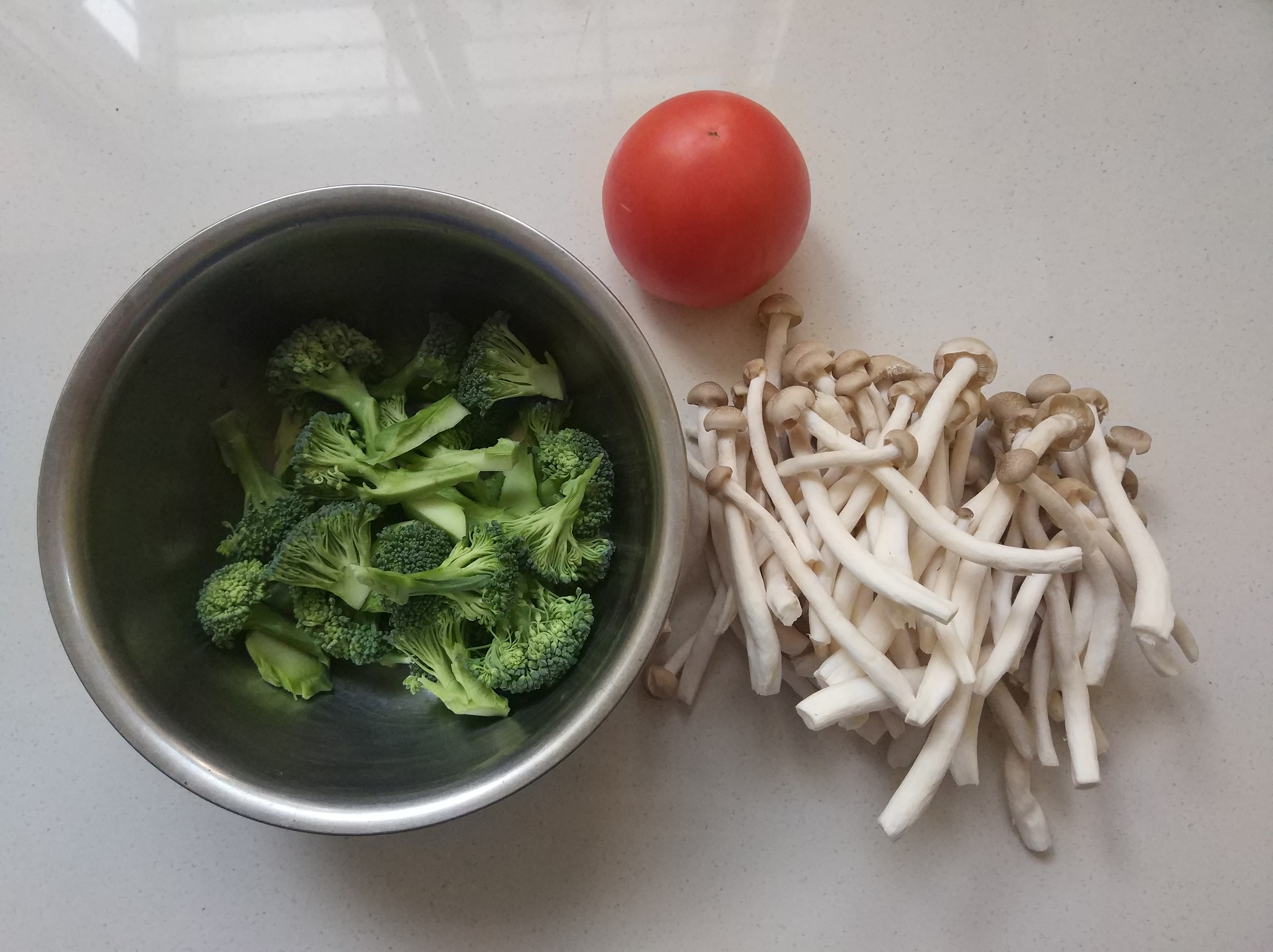 西红柿可以和什么炒菜,怎么炒西红柿炒鸡蛋颜色鲜艳