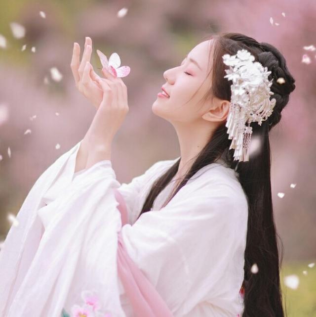 闲看风花雪月，淡品柴米油盐，优秀作文《幸福是一种淡然的境界》