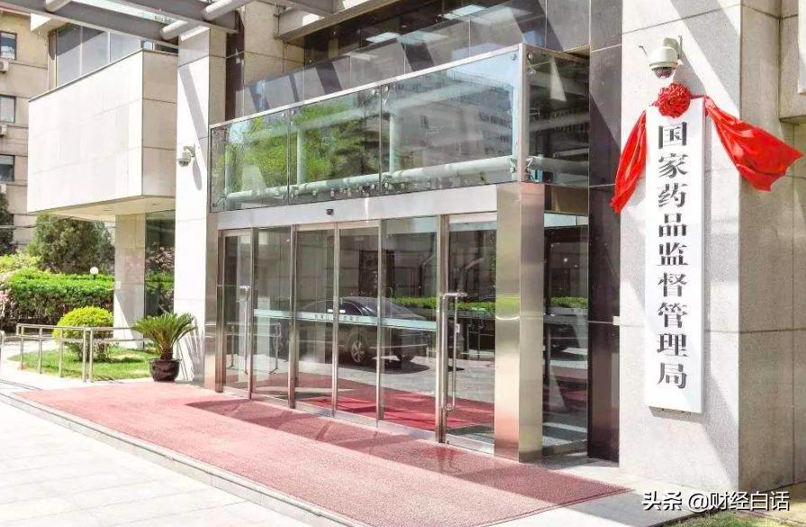 对抗秃头“钱景”大：富豪花30万植发，巨头力捧“生发药”