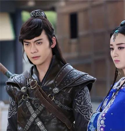 厚刘海遮挡脸型,厚刘海遮住眼睛