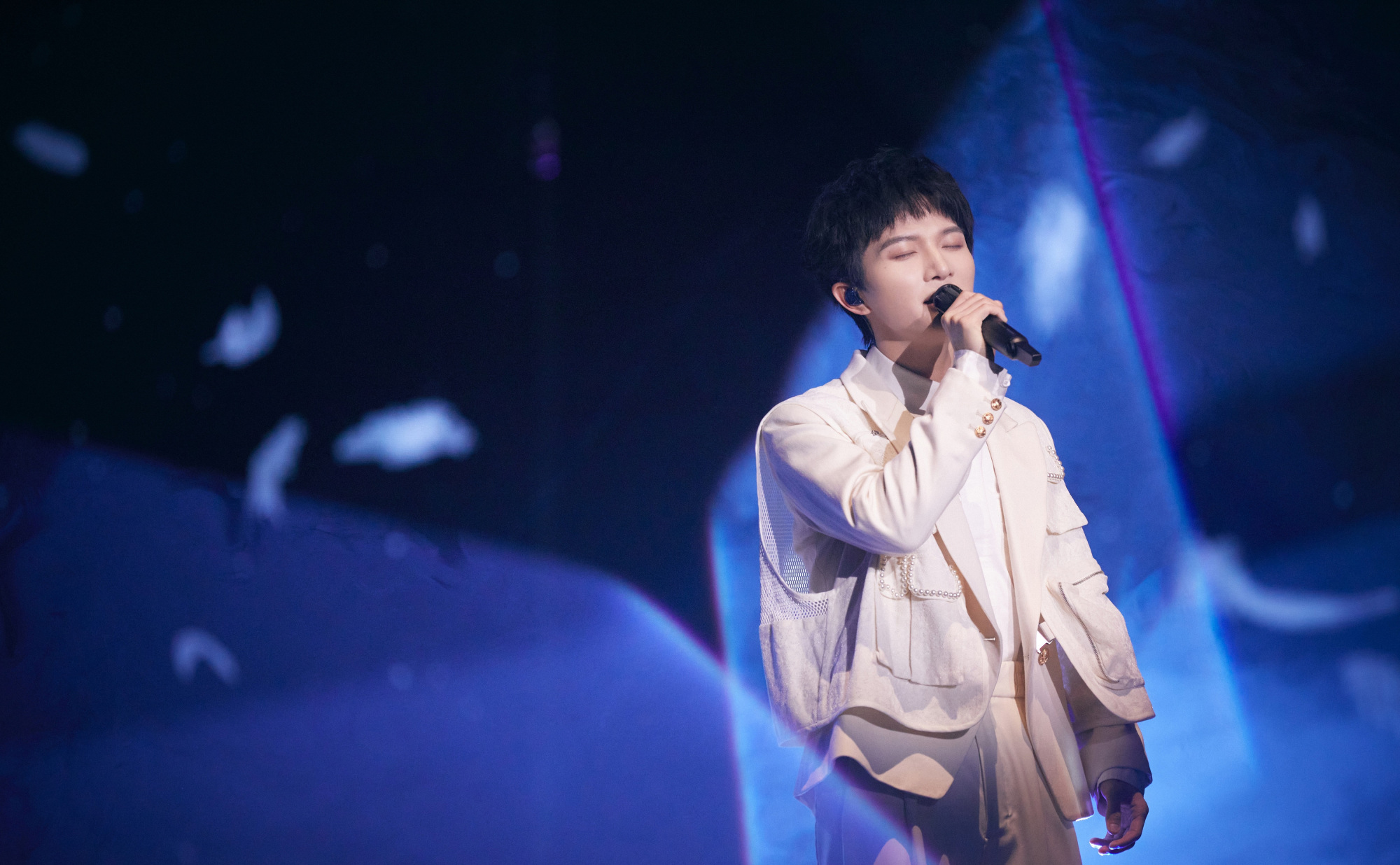 周深年度内地最佳男歌手,周深新歌heartofpeace什么时候出