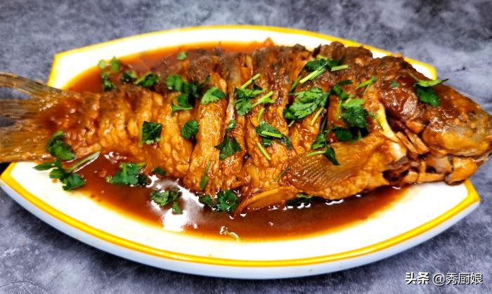 土腥味重的鱼应该怎么炖,炖鱼放什么料鱼不腥
