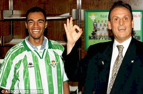 盘球大师德尼尔森骑单车,德尼尔森盘球大师图片