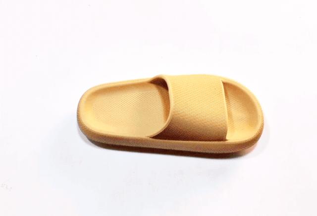 “踩在棉花”上的超厚拖鞋，价格不到30元，OMG哥轻松卖出20万双