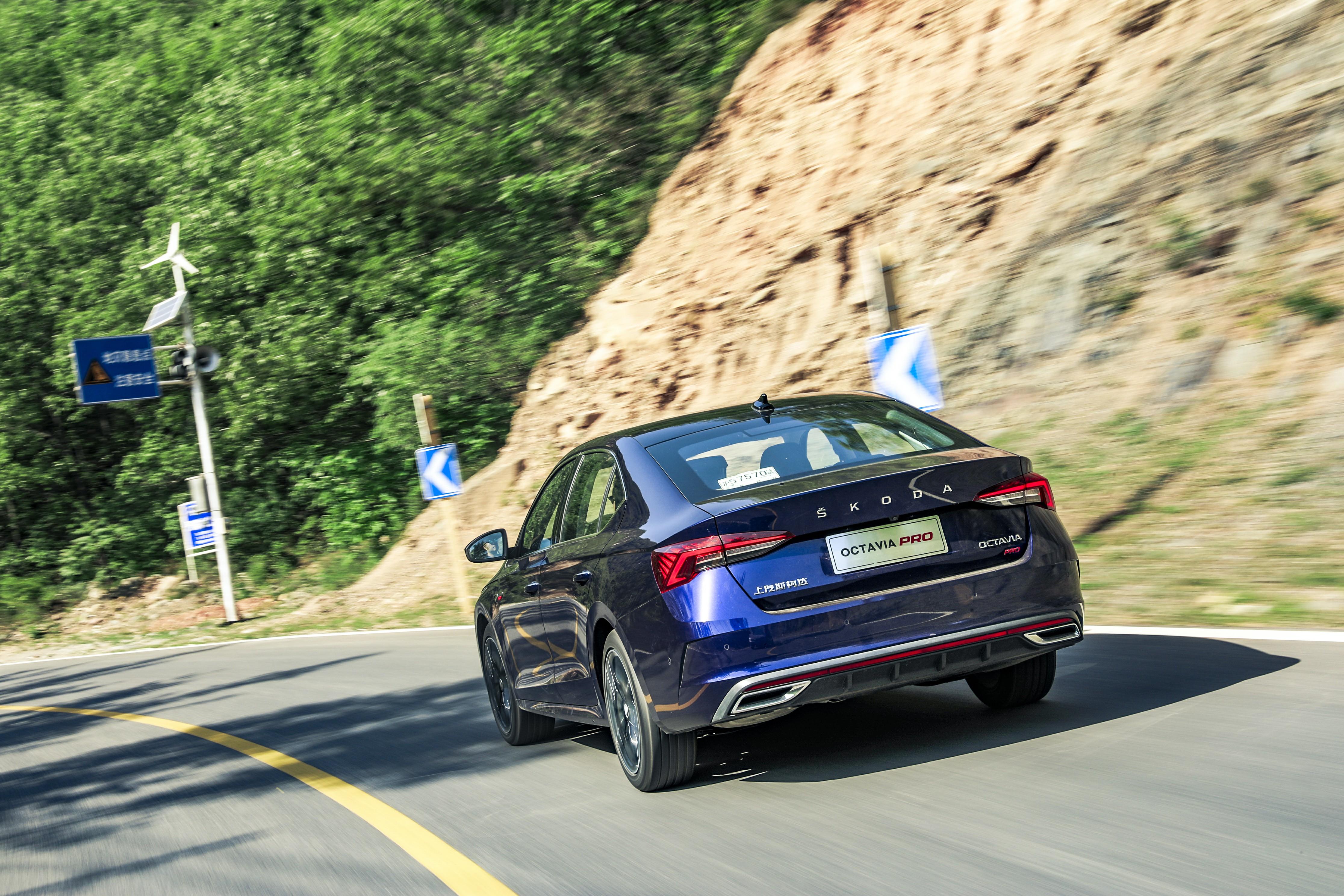 斯柯达明锐1.6和速腾发动机一样吗,斯柯达新明锐和速腾对比