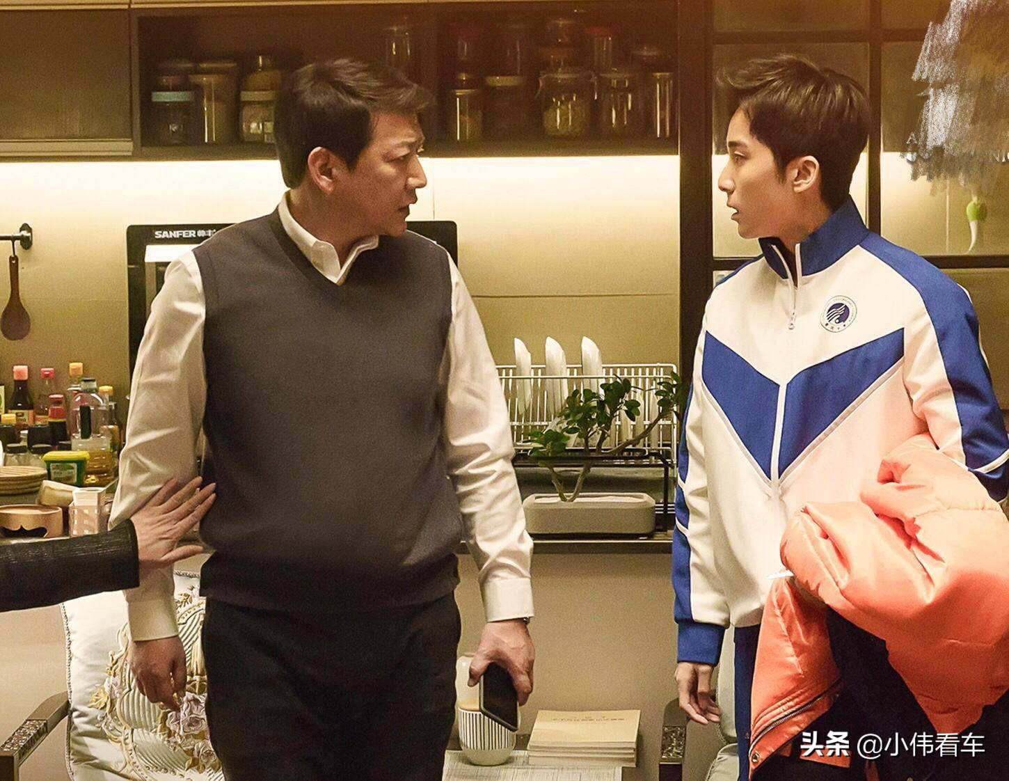 小欢喜杨杨和父母一起开卡丁车,小欢喜季杨杨和父母开卡丁车