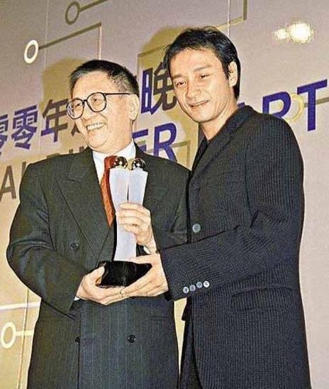 拿林青霞开刷，骂刘德华3年，一生恋3女，如何点评老流氓黄霑？