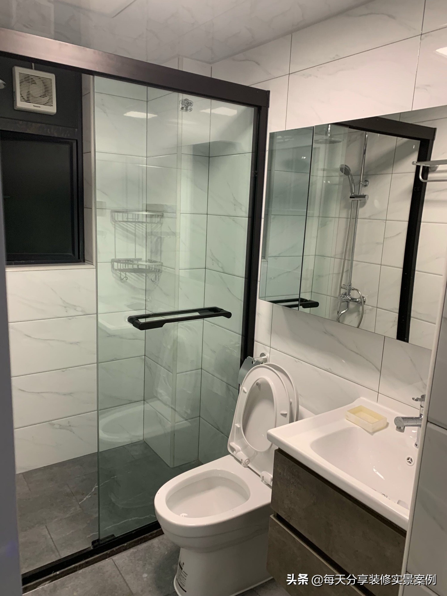 装修完房子邻居总参观,装修好了邻居们来参观