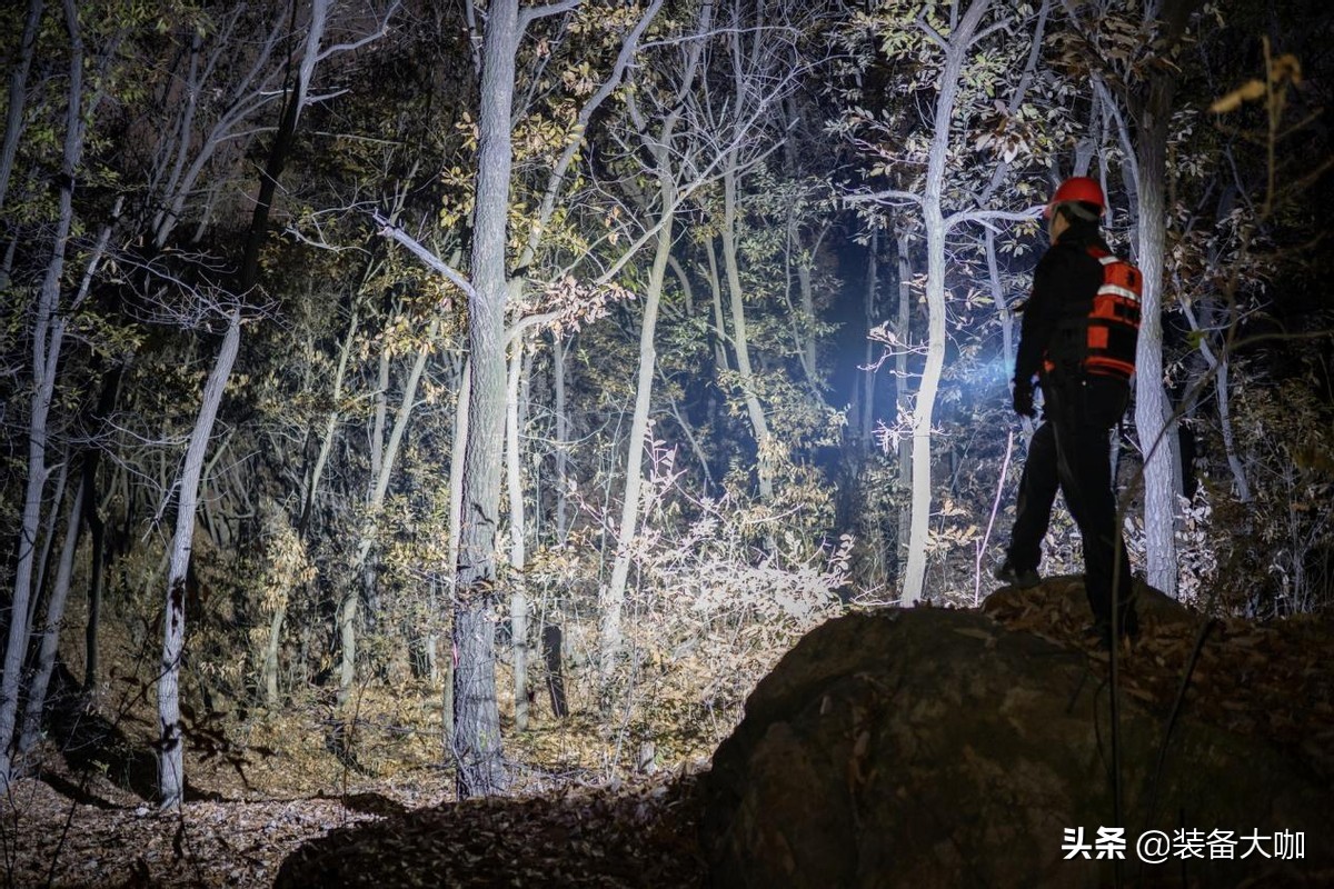 三眼小钢炮手电筒亮吗,三眼小钢炮强光