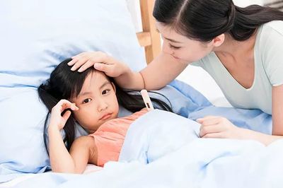 宝宝出现高热惊厥时家长怎么做？,宝宝惊厥急救的正确方法