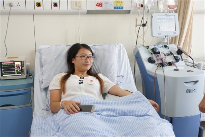 昆凌剖三胎,昆凌穿露脐装秀腹肌