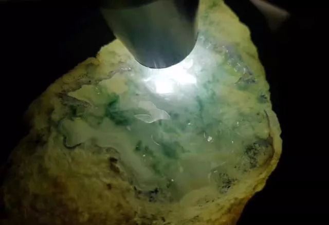 原来老缅都有三招祖传“看石绝学”，难怪我们切不涨！