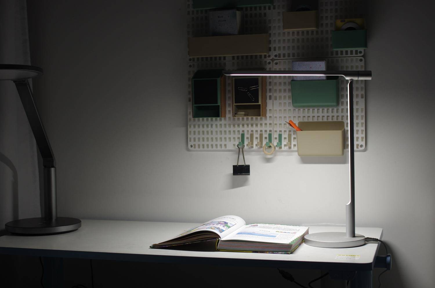 保护孩子眼睛第一步，我换上了孩视宝微导均匀光台灯