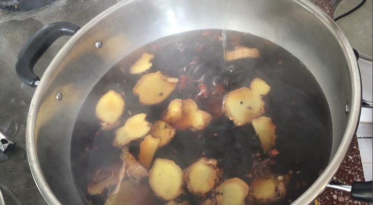 老妈腌鸡蛋不外传的秘诀,农村媳妇教你祖传秘方腌鸡蛋