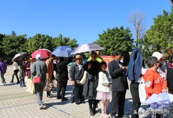 昆明弥勒人山人海,来弥勒玩人山人海