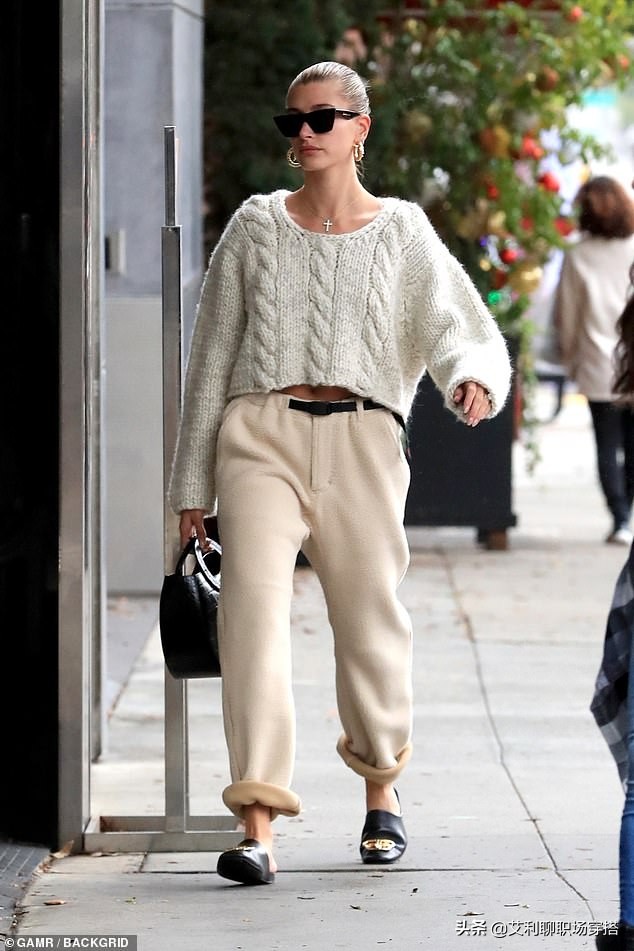 春节宅家睡衣当道，家居服也能时尚又舒适，明星示范居家时髦风