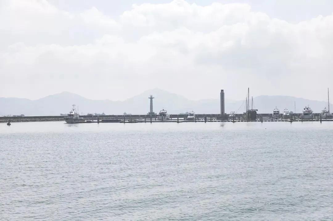 深圳翻身地铁成网红打卡地,深圳网红打卡地点富士康光明小镇