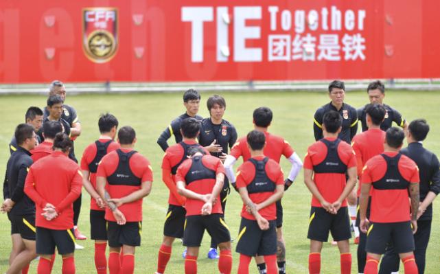 国足公布27人大名单：国安7人入选归化球员仅剩2人