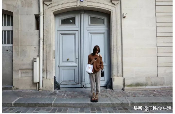 韩国女星上节目穿什么衣服,韩国女明星衣服有多敢穿