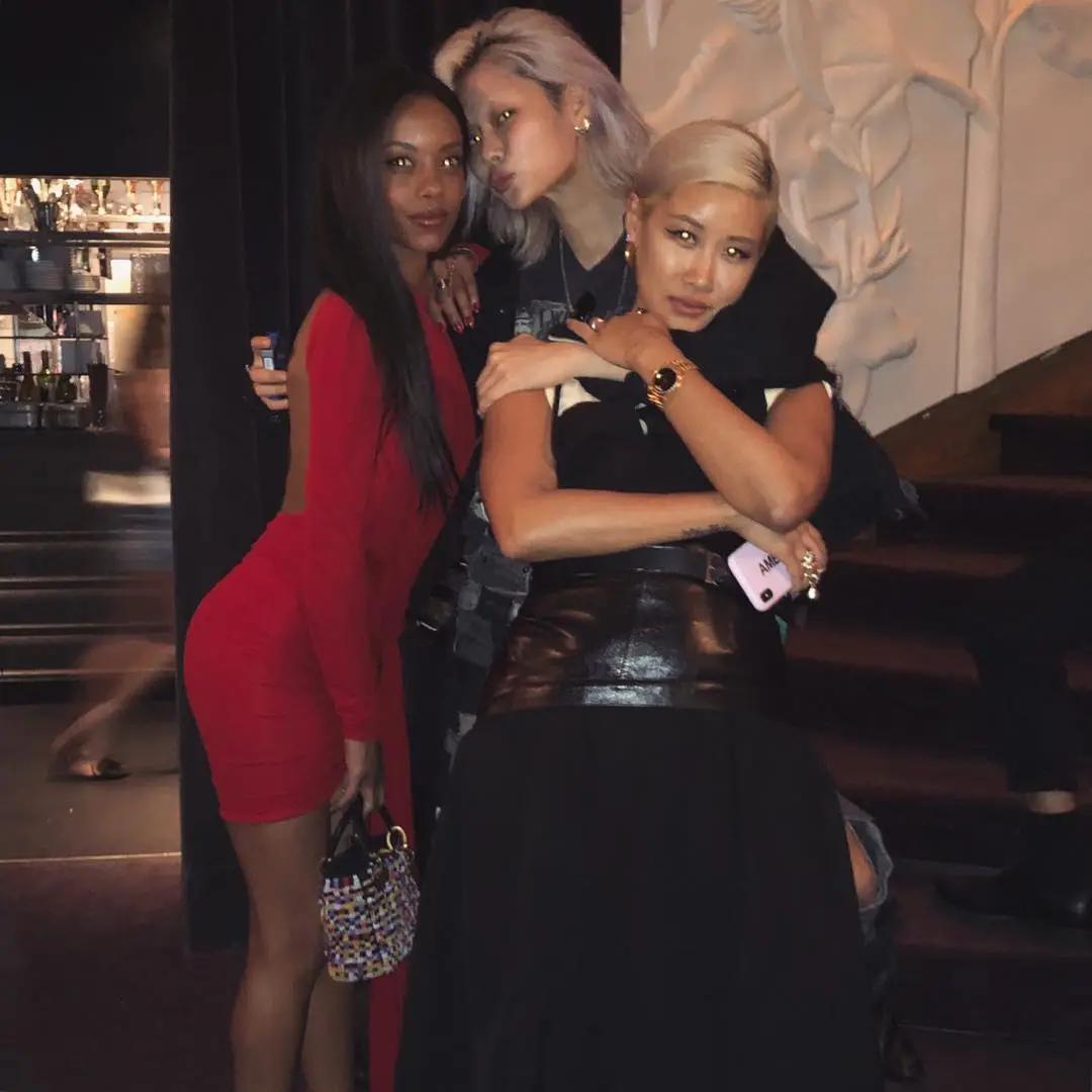 做权志龙闺蜜有多幸福?全球限定随便送:今晚我们都是柠檬精女孩