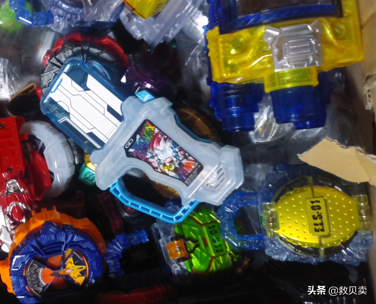 假面骑士：未婚妻卖万元模型*爱做**心晚餐，男子含泪吃两大碗