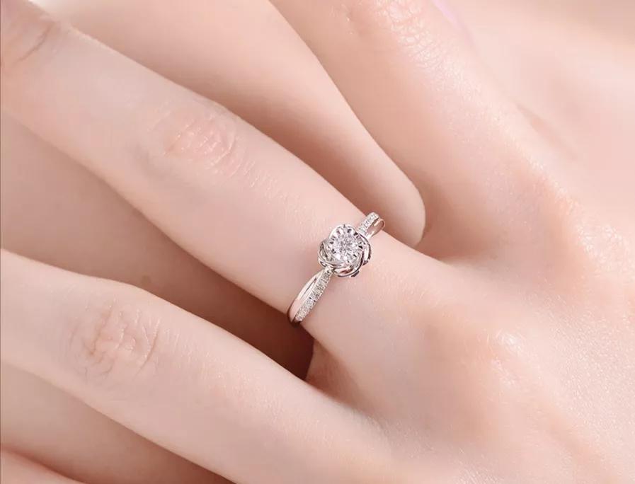 钻石各种镶嵌的寓意,钻石吊坠镶嵌款式图