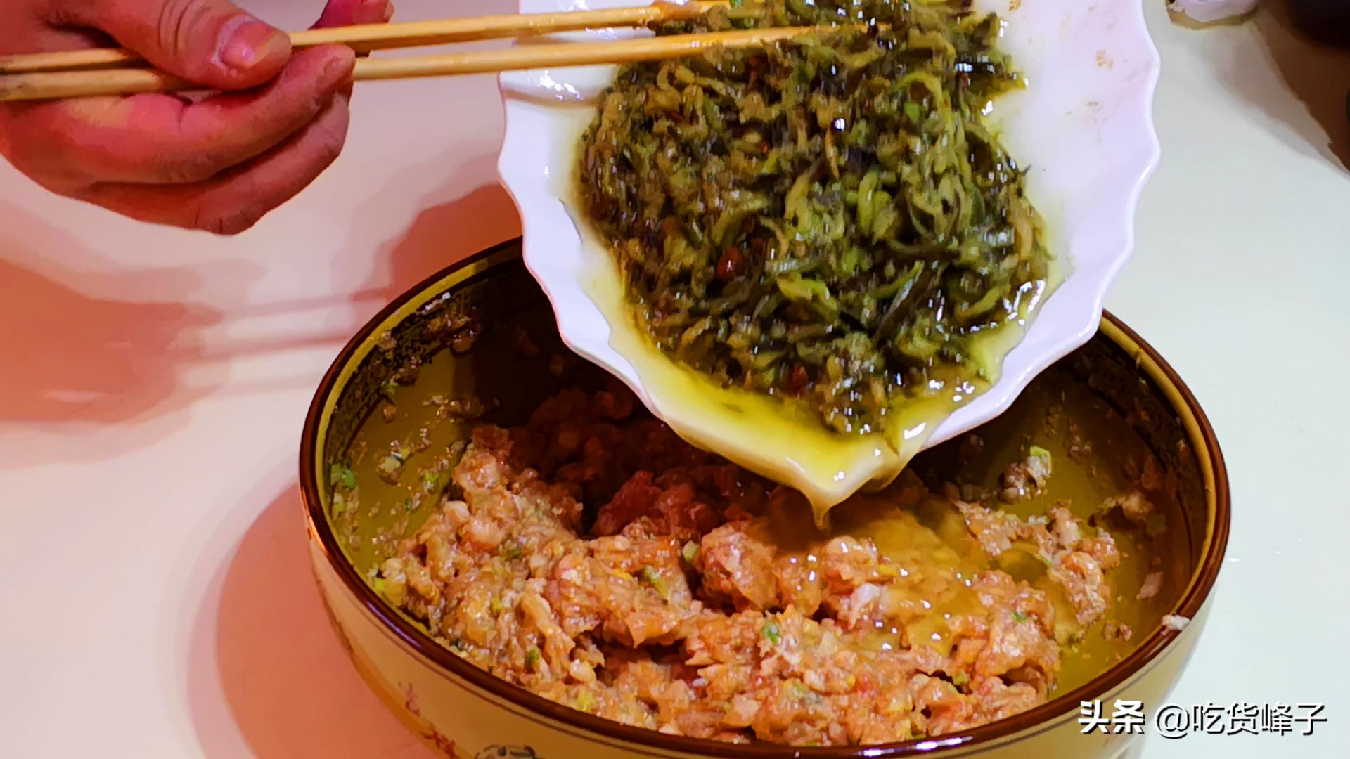 调肉馅饺子时,记住“3放3不放”,肉香十足味道正,多汁没腥味