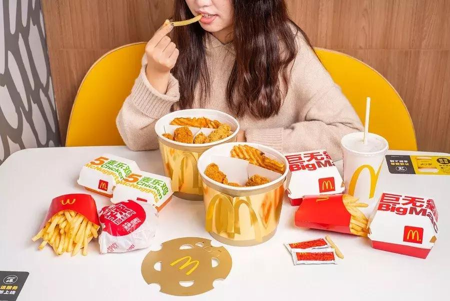 如何做一个长久的餐饮品牌 (有哪些快速火起来的餐饮品牌案例)