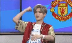 鹿晗戴帽子头发压塌了,鹿晗军帽压不住刘海