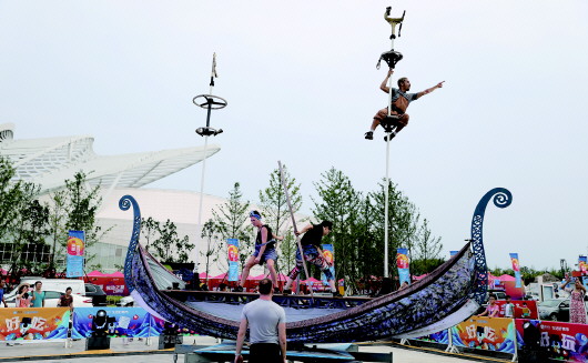 金沙滩啤酒城漫游攻略,金沙滩啤酒节白天游玩攻略