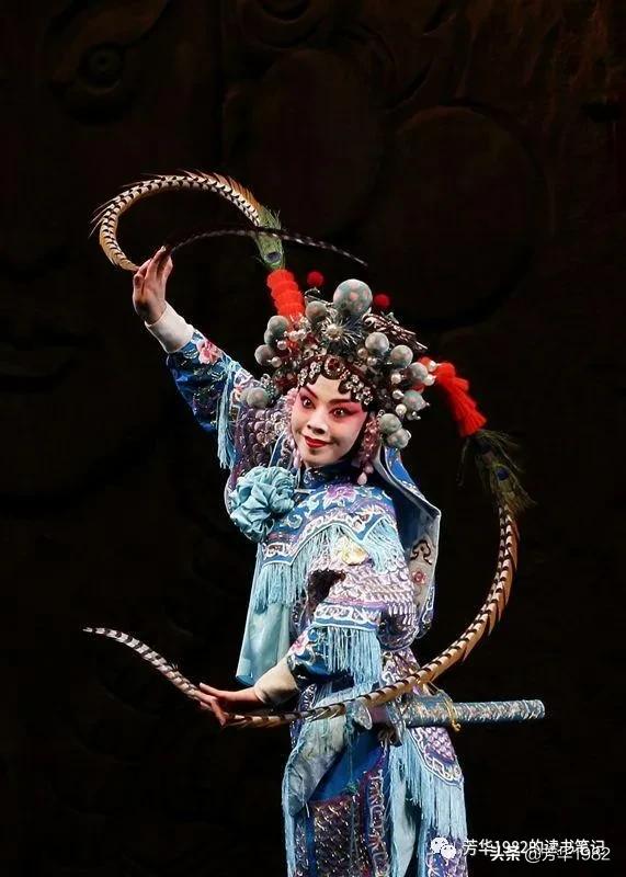 弹破庄周梦两翅驾东风,弹破庄周梦两翅驾东风三百座名园