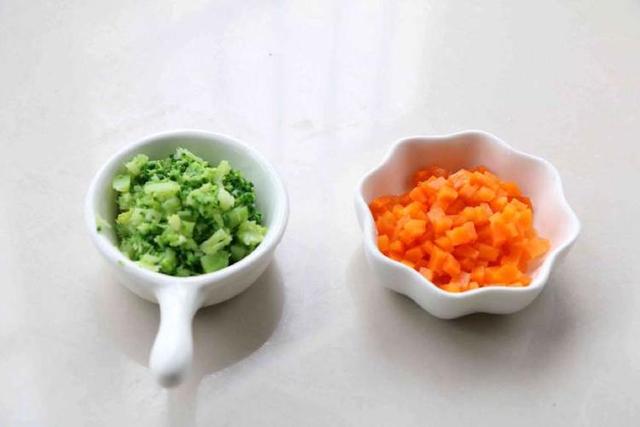 土豆饼煎不成形是什么原因,土豆饼蒸熟做法简单又好吃