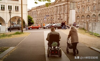 电动轮椅年销额破百亿,老人能用吗?好不好用?