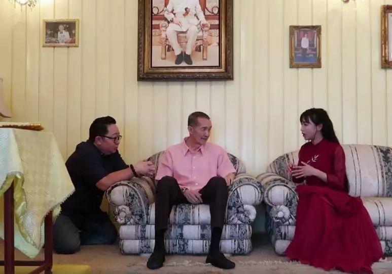 她凭“中华之美”圈粉海外，却被国内网民骂成筛子