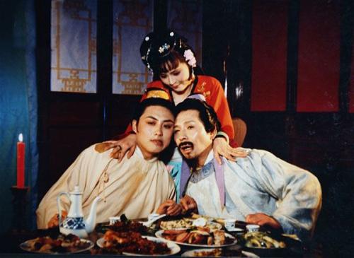 红楼梦中谁裹脚了,红楼梦林黛玉真的有玉吗